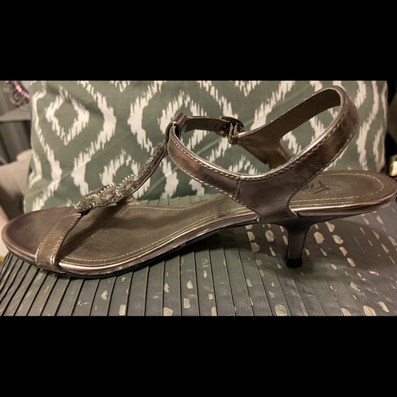 Formal/prom shoes - Picture 2 of 4